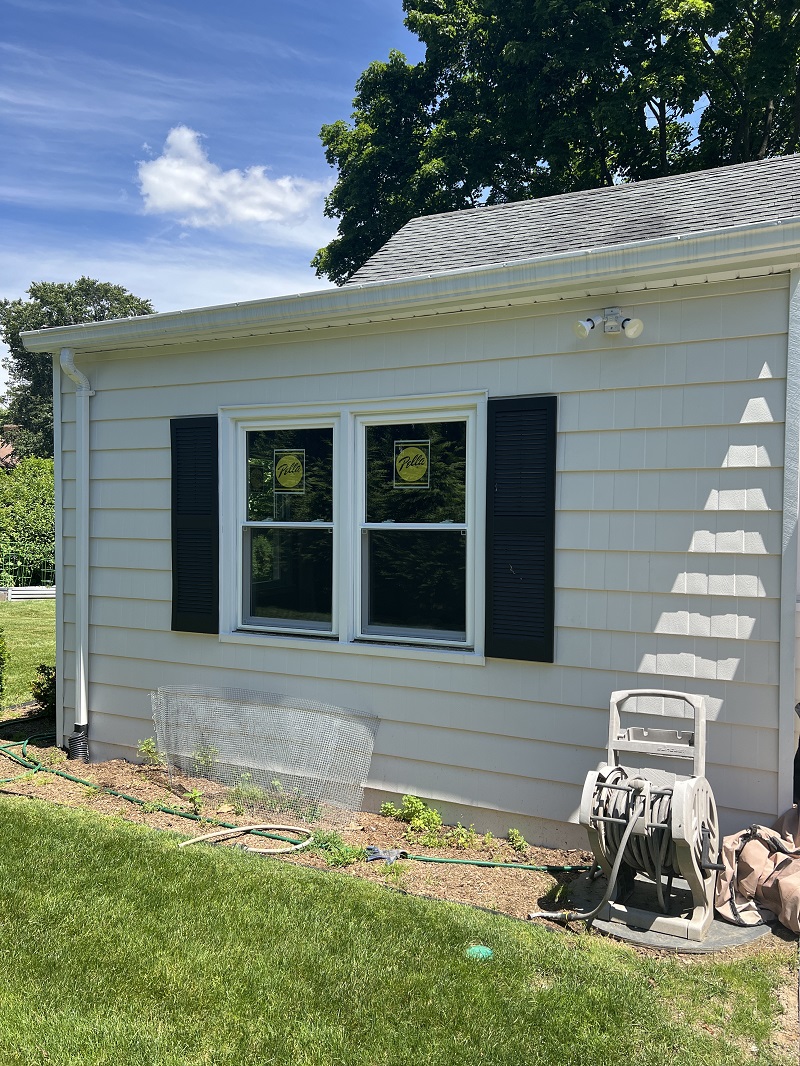 Double Hung Windows with Mullion